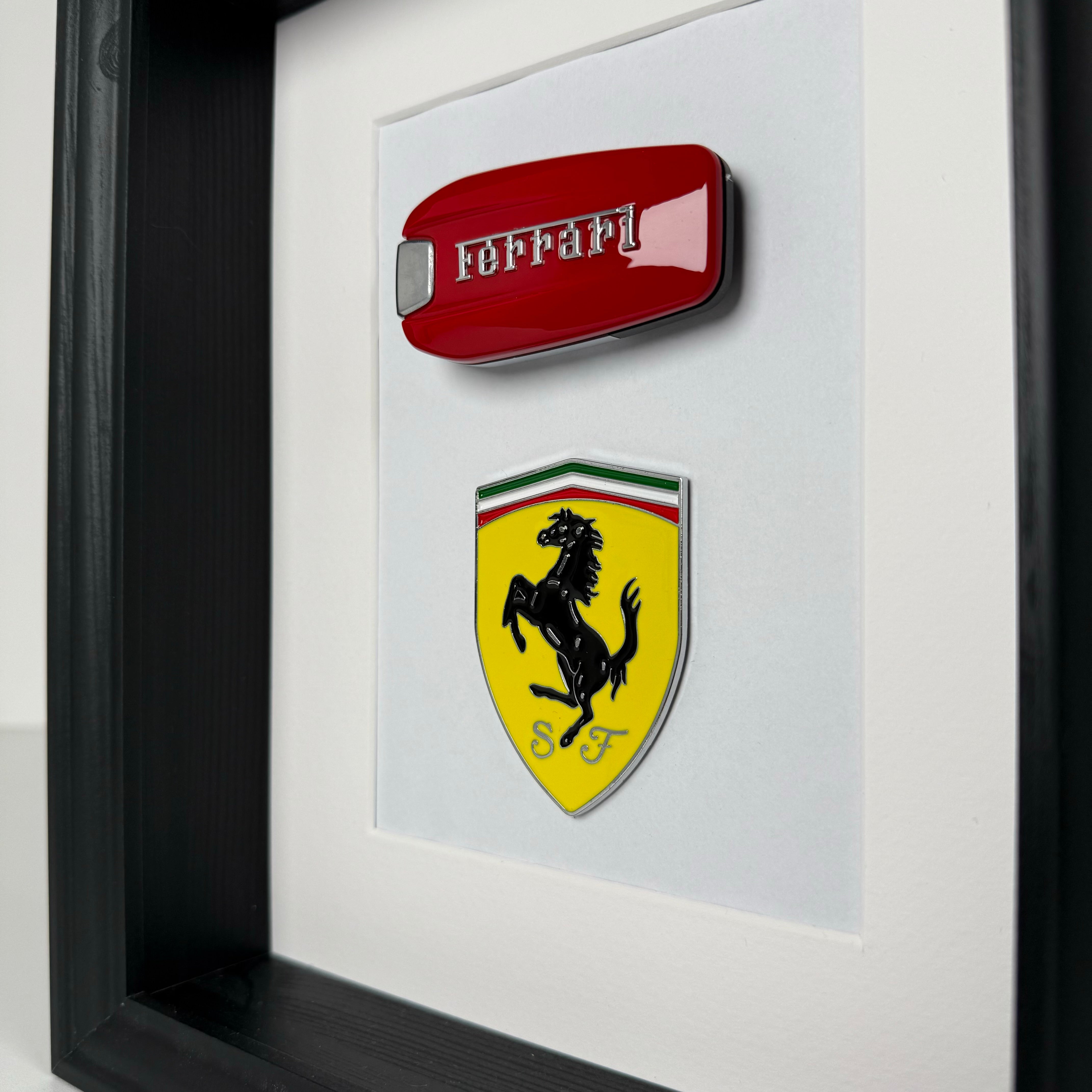 Cadre Ferrari Badge Heritage